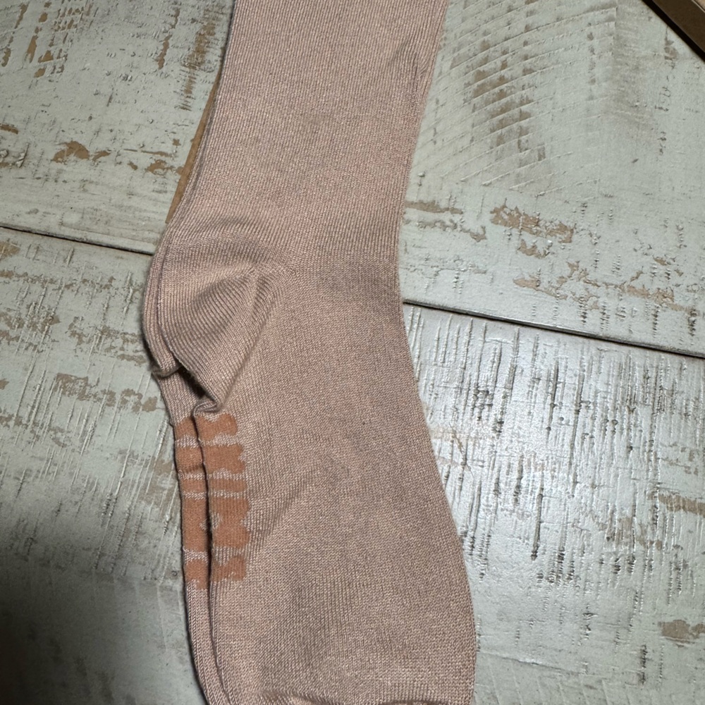 SKIMS women’s Tan Casual Socks